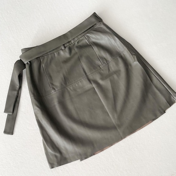 Wilfred Vegan Leather Mini Skirt - Picture 10 of 10